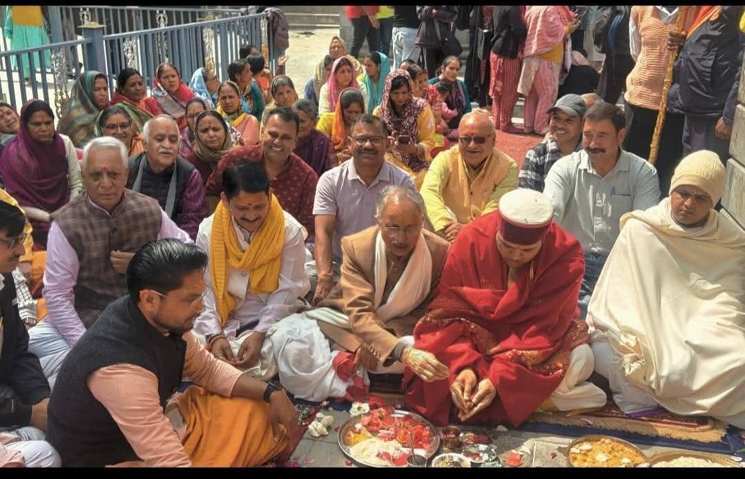 श्री बदरीनाथ धाम की ओर अग्रसर हुईं देव डोलियां, कपाट खुलेंगे 4 मई को प्रातः 6 बजे-Newsnetra 4 fb img 17461921451561521529696503481086
