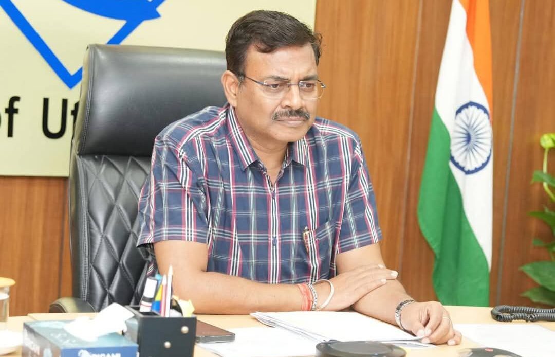 मुख्य सचिव आनंद बर्द्धन ने सचिवालय में प्रदेश में ईको टूरिज्म की गतिविधियों को बढ़ाने के संबंध में अधिकारियों के साथ बैठक की-Newsnetra 4 fb img 17461923355541489604957484459411