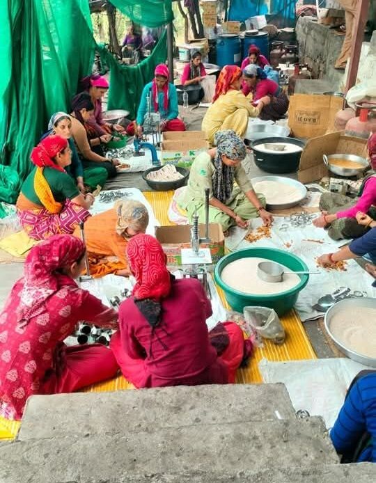 चारधाम यात्रा बनी महिलाओं की आजीविका का आधार, रुद्रप्रयाग के 150 समूहों को मिला रोजगार-Newsnetra 7 fb img 17464647687737669274628115904353