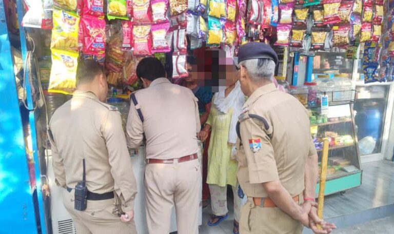 देहरादून पुलिस द्वारा बाहरी राज्यो से जनपद में निवासरत व्यक्तियों/किरायेदारों व संदिग्ध व्यक्तियों की चैकिंग कर वृहद स्तर पर चलाया गया-Newsnetra 6 fb img 17465344032808490887176582402834