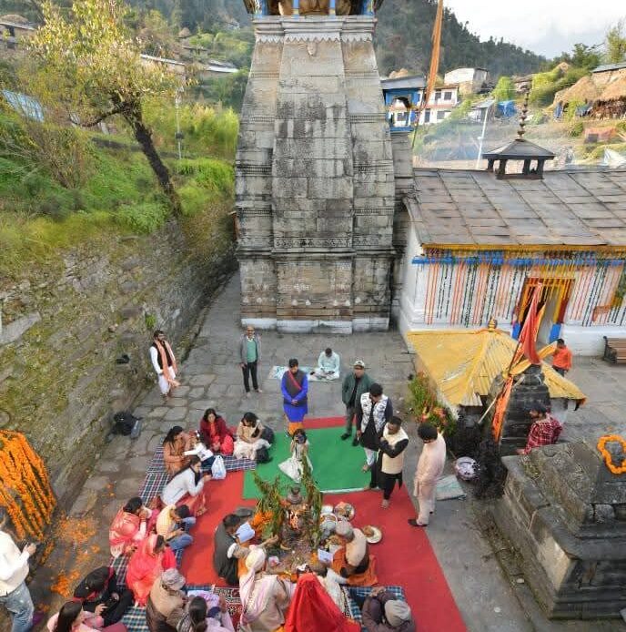 डेस्टिनेशन वेडिंग का नया केंद्र बना देवभूमि उत्तराखण्ड का त्रिजुगीनारायण, देश-विदेश से आ रहे दंपति-Newsnetra 4 fb img 17466277901599162033548752374275