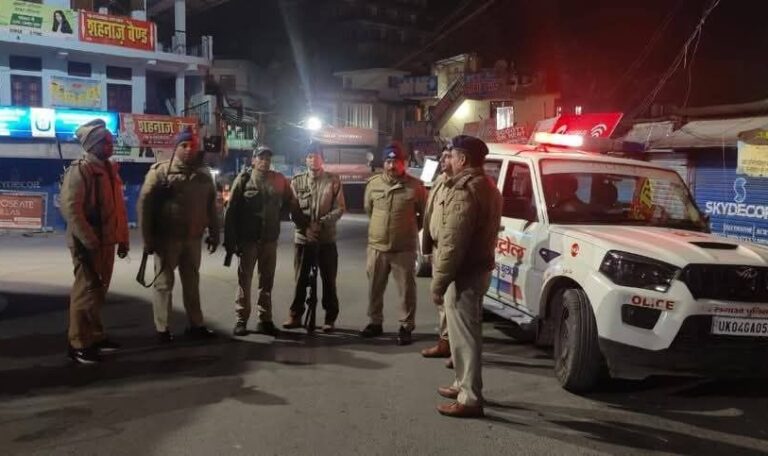 नैनीताल पुलिस अलर्ट मोड में, चप्पे-चप्पे पर कड़ी निगरानी-Newsnetra 12 fb img 17468034089953906839733483085009