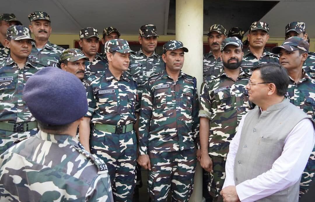 मुख्यमंत्री धामी ने बनबसा में SSB जवानों से की मुलाकात, सराहा साहस और कर्तव्यनिष्ठा-Newsnetra 4 fb img 17469770762921829450086231950304