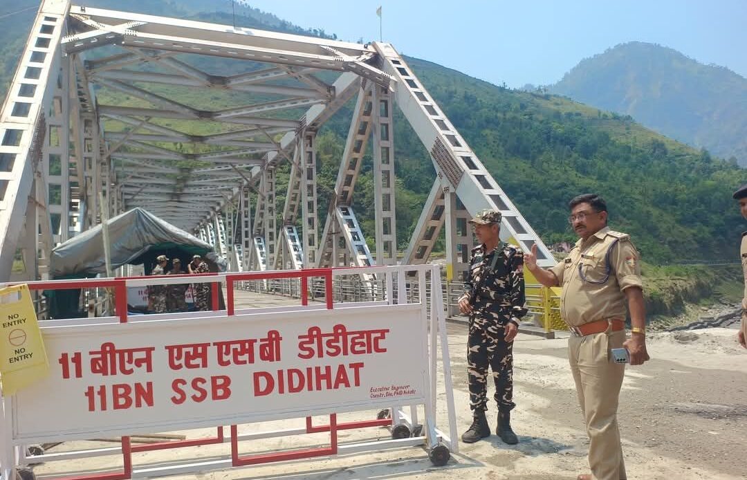 सीमा पर चौकसी, सुरक्षा व्यवस्था चाक-चौबंद-Newsnetra 4 fb img 17472349872066683388113833693454