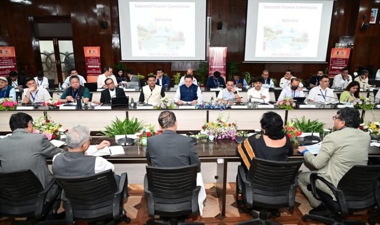 मुख्यमंत्री धामी द्वारा 16वें वित्त आयोग के साथ बैठक में राज्य की वित्तीय आवश्यकताओं पर रखा गया पक्ष-Newsnetra 6 fb img 1747655986679427001271333448438