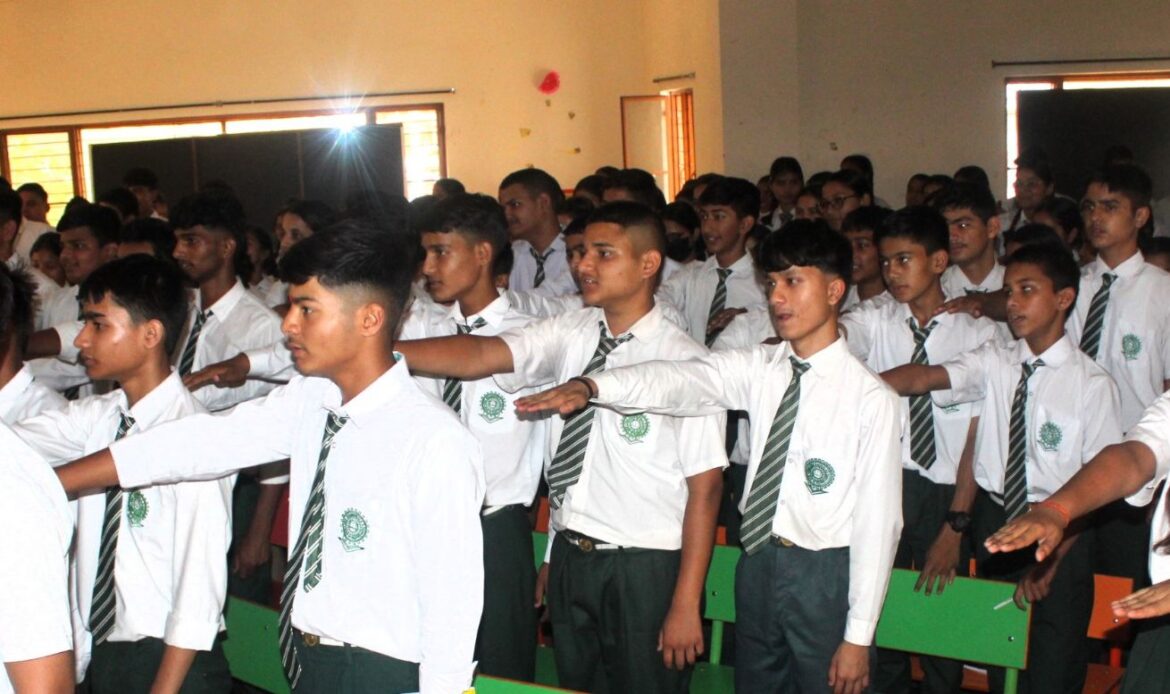 स्कूलों के पाठ्यक्रम में सड़क सुरक्षा शिक्षा की आवश्यकता: पद्म श्री डॉ बी के एस संजय-Newsnetra 5 img 20250516 wa0002541905259852165565