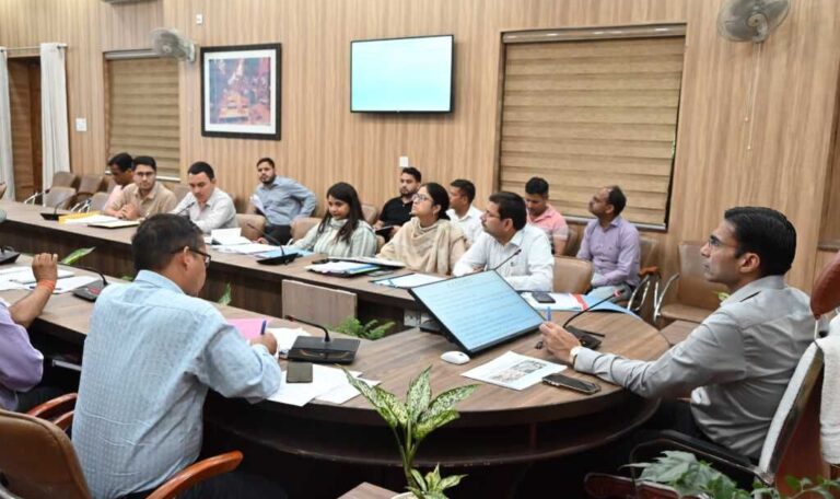 डीएम के निर्देश पर रिस्पना बिंदाल एलिवेटेड कॉरिडोर; इन्टिग्रेटेड कार्यवाही लिए कलैक्टेट में कॉमन वर्किंग एरिया तैयार-Newsnetra 5 img 20250519 wa01722411112445828225259