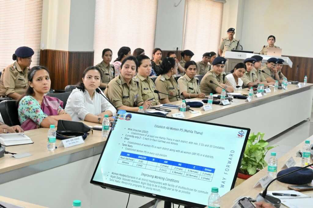 राज्य स्थापना रजत जयंती वर्ष में महिला पुलिस कार्मिकों के साथ ओपन हाउस सेशन आयोजित-Newsnetra 4 img 20250520 wa00486416726815047623355