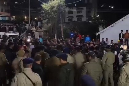 youtube.05 16 39 10.Still027