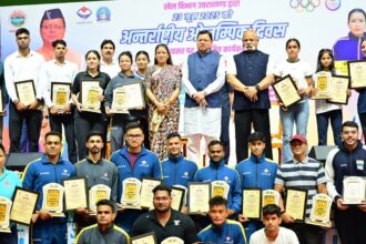 अंतरराष्ट्रीय ओलंपिक दिवस पर देहरादून में खिलाड़ियों का सम्मान, मुख्यमंत्री धामी ने दिलाई खेल भावना की शपथ-Newsnetra 14 FB IMG 1750672948239