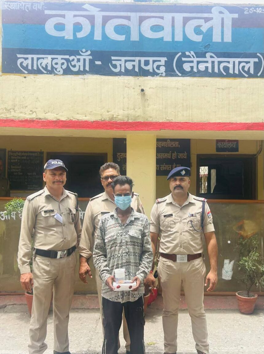 लालकुआँ पुलिस को बड़ी सफलता – सोने के लाखों के जेवरात चोरी करने वाला शातिर चोर गिरफ्तार-Newsnetra 3 FB IMG 1750788790741