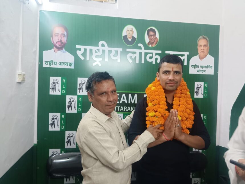 जंगल पर माफियाओं की नजर, पर्यावरण प्रेमी सुंदर सिंह रावत ‘आज़ाद’ नेता की पुकार – बचाओ बद्रीश का जंगल-Newsnetra 3 IMG 20250628 WA0000