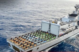 प्रधानमंत्री संग समुद्र तट पर योग: विशाखापत्तनम में नौसेना के 11,000 जवानों की भागीदारी-Newsnetra 6 IMG 20250621 211141