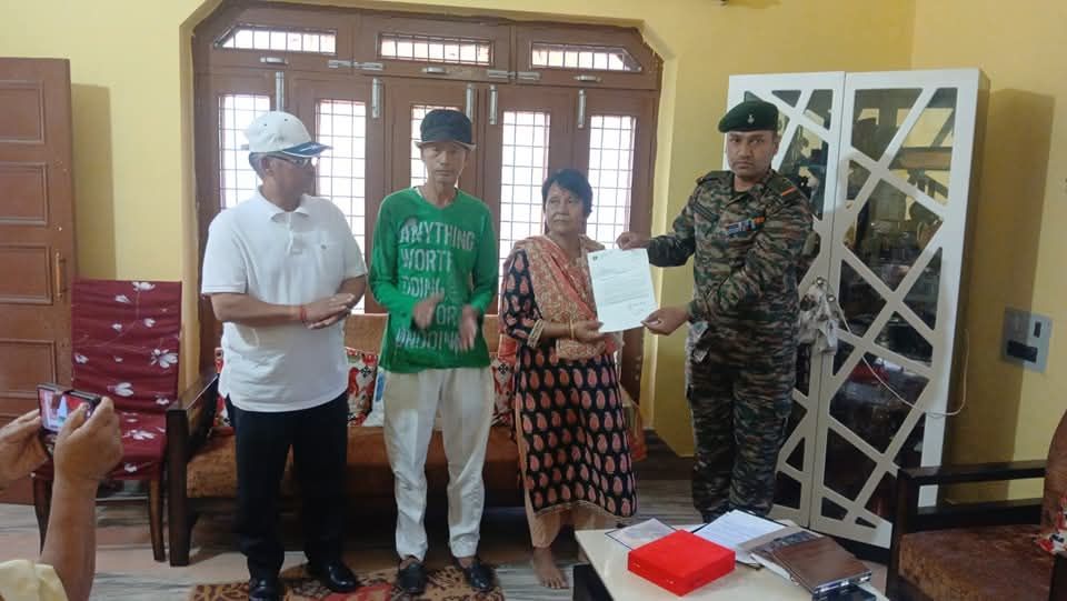 कारगिल विजय दिवस: उत्तराखण्ड ने वीर शहीदों को किया नमन, परिजनों को मिला सम्मान-Newsnetra 4 fb img 17491367065068085705618249341987