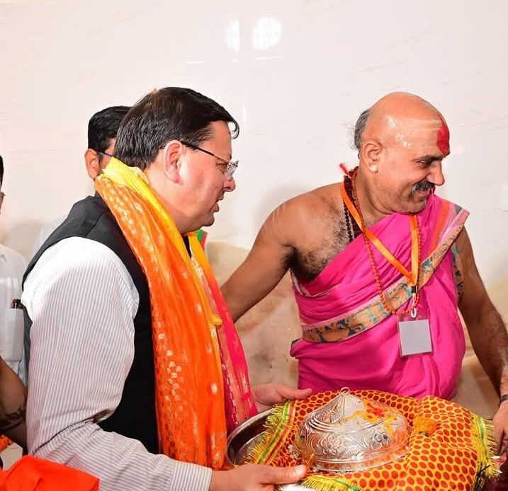 मुख्यमंत्री धामी ने कालू सिद्ध मंदिर में की पूजा-अर्चना, प्रदेशवासियों की सुख-समृद्धि की कामना-Newsnetra 5 fb img 17493081287296150870176310650491