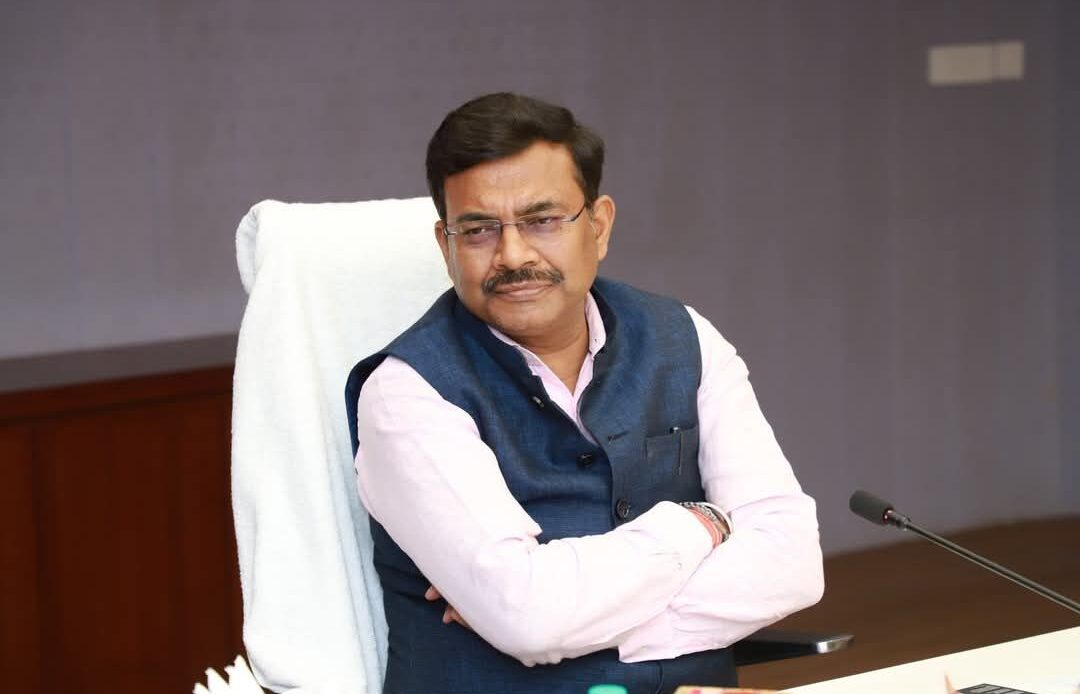 उत्तराखण्ड विकास संवाद: दिल्ली में केंद्रीय सचिवों से मिले मुख्य सचिव, मांगी 3000 करोड़ की जल सहायता-Newsnetra 4 fb img 17495686924327700121725121110437