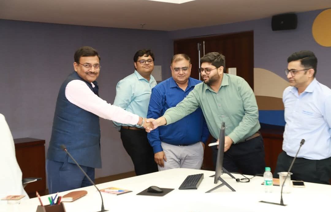 उत्तराखण्ड विकास संवाद: दिल्ली में केंद्रीय सचिवों से मिले मुख्य सचिव, मांगी 3000 करोड़ की जल सहायता-Newsnetra 5 fb img 17495686943621845115044535997810