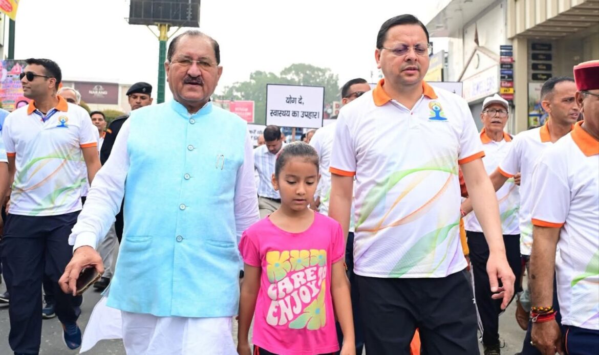 देहरादून में 11वें अंतर्राष्ट्रीय योग दिवस के उपलक्ष्य में आयोजित ‘रन फॉर योगा’ कार्यक्रम का फ्लैग ऑफ किया-Newsnetra 6 fb img 17499774931787769181986407918624
