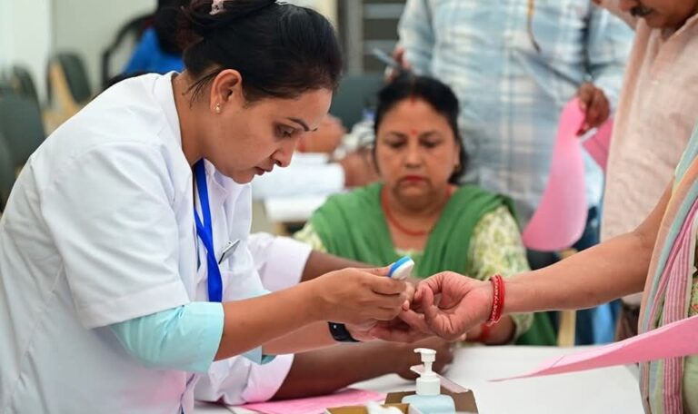 देहरादून में पत्रकारों के लिए सजी 'स्वास्थ्य की पाठशाला', 350 से अधिक का हुआ परीक्षण-Newsnetra 6 fb img 17501749346598655385683034814687