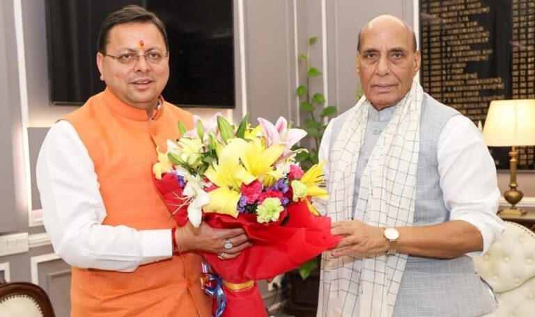 मुख्यमंत्री धामी ने आज को नई दिल्ली में केंद्रीय रक्षा मंत्री राजनाथ सिंह से भेंट कर राज्य से जुड़े महत्वपूर्ण विषयों पर चर्चा की-Newsnetra 5 fb img 17501751662815314162509046389647