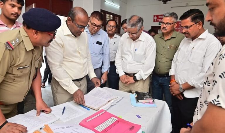 मुख्य निर्वाचन अधिकारी ने हरिद्वार वेयरहाउस का त्रैमासिक निरीक्षण कर ईवीएम सुरक्षा का लिया जायज़ा-Newsnetra 7 fb img 17501852461423108018958574583861