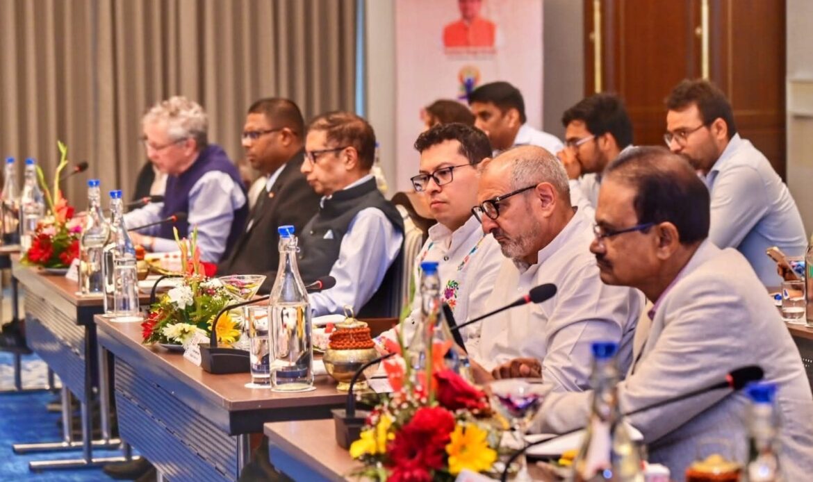 विदेशी राजदूतों संग हरिद्वार में निवेश संवाद: उत्तराखण्ड बना आयुष, पर्यटन और संस्कृति का नया केंद्र-Newsnetra 8 fb img 17505242751226843406190770194478