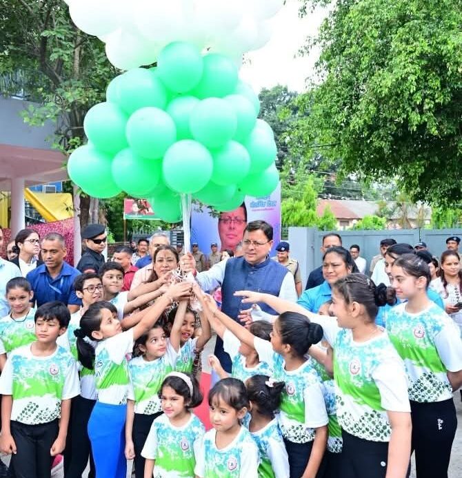 अंतरराष्ट्रीय ओलंपिक दिवस पर देहरादून में खिलाड़ियों का सम्मान, मुख्यमंत्री धामी ने दिलाई खेल भावना की शपथ-Newsnetra 4 fb img 17506729458857588430176267964710