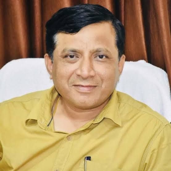 सूचना महानिदेशालय में कई अधिकारियों को पदोन्नति, महानिदेशक बंशीधर तिवारी ने दी शुभकामनाएं-Newsnetra 4 images 1 129159690729291465551