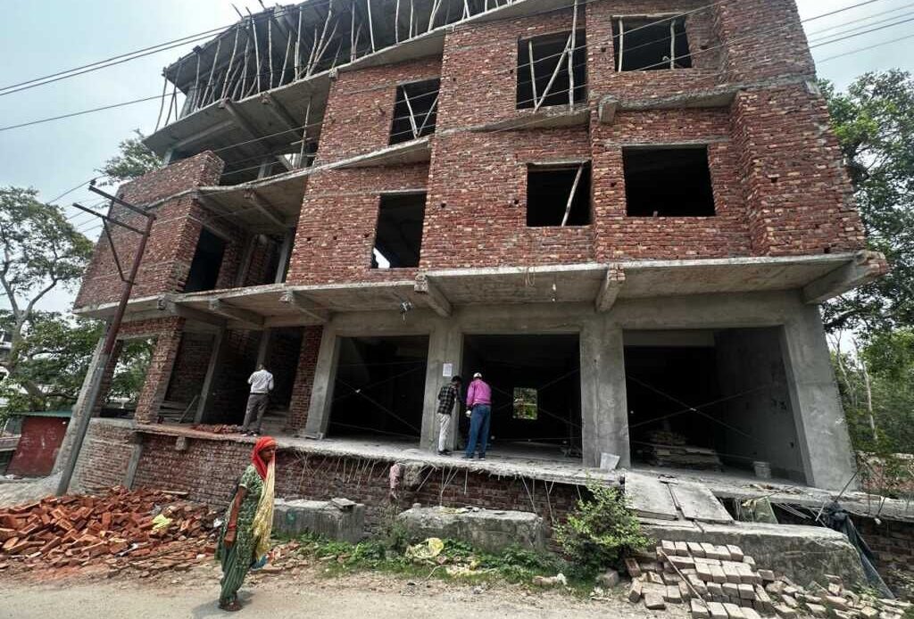 प्राधिकरण की ताबड़तोड़ कार्यवाही: देहरादून में 1.5 बीघा में की गई अवैध प्लॉटिंग पर चला बुलडोज़र-Newsnetra 15 img 20250612 wa0082544621549184917847