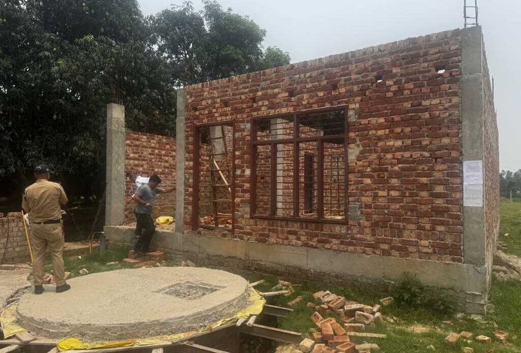 प्राधिकरण की ताबड़तोड़ कार्यवाही: देहरादून में 1.5 बीघा में की गई अवैध प्लॉटिंग पर चला बुलडोज़र-Newsnetra 12 img 20250612 wa00882329859743516431813