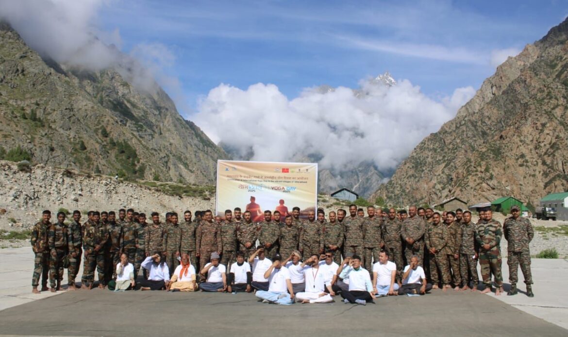 अंतर्राष्ट्रीय योग दिवस पर भारत-चीन सीमा से सटे नेलांग और जादूंग गांवों में जवानों और ग्रामीणों ने साझा किया योग का उत्साह-Newsnetra 4 img 20250623 wa00007859481513491772173