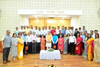 राष्ट्रीय डॉक्टर्स डे पर सीएम धामी ने चिकित्सकों को किया सम्मानित, कहा सेवा ही सबसे बड़ा धर्म-Newsnetra 12 FB IMG 1751383202587