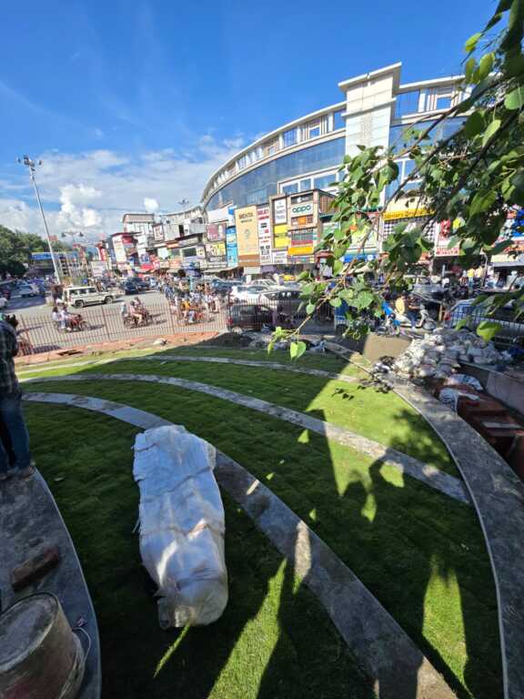 देहरादून का घंटाघर बना आकर्षण का केंद्र, लोक परंपरा से सजा स्वरूप-Newsnetra 6 IMG 20250701 WA0204