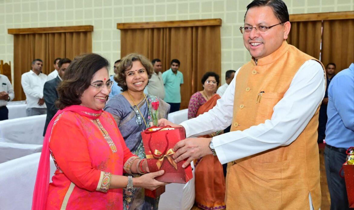 राष्ट्रीय डॉक्टर्स डे पर सीएम धामी ने चिकित्सकों को किया सम्मानित, कहा सेवा ही सबसे बड़ा धर्म-Newsnetra 12 fb img 17513832282163491725271289977202