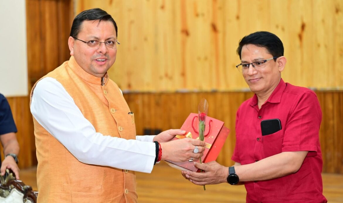 राष्ट्रीय डॉक्टर्स डे पर सीएम धामी ने चिकित्सकों को किया सम्मानित, कहा सेवा ही सबसे बड़ा धर्म-Newsnetra 13 fb img 17513832302695972314286655643744