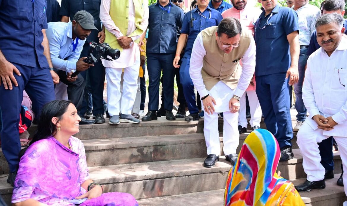 मुख्यमंत्री धामी ने आज मेला नियन्त्रण भवन परिसर हरिद्वार में "एक पेड़ मां के नाम" अभियान के तहत रूद्राक्ष के पौधे का रोपण किया-Newsnetra 4 fb img 1751555070026903747650726238849