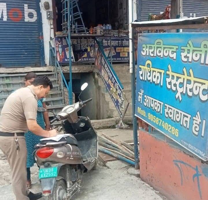 कांवड़ मेले को लेकर हरिद्वार पुलिस सख्त, गंगा घाटों और हाईवे से हटाए जा रहे अवैध अतिक्रमण-Newsnetra 10 fb img 17518923972833004713470679559709