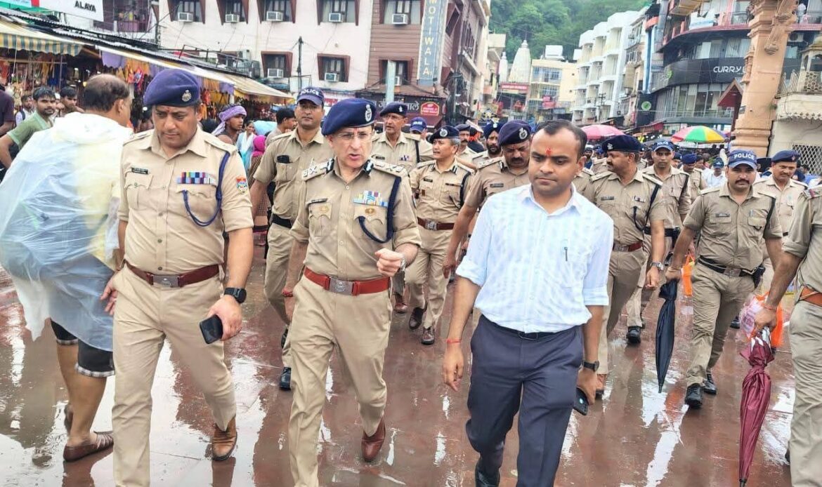 कांवड़ मेला 2025 की सफलता हेतु डीजीपी ने प्रशासन और पुलिस बल के साथ हर की पैड़ी पर लिया मां गंगा का आशीर्वाद-Newsnetra 7 fb img 17522471376673823795293776389211
