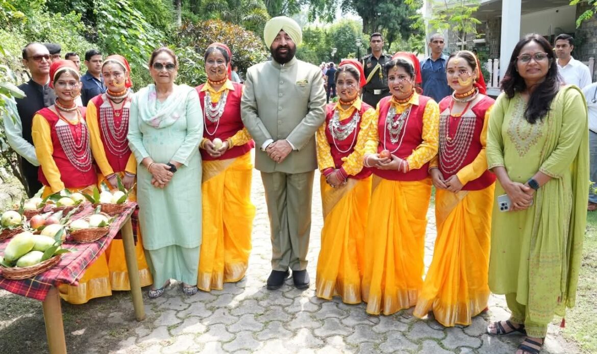हरेला पर्व पर राजभवन परिसर में गूंजे मांगलिक गीत, छोलिया नृत्य से सजी लोक संस्कृति-Newsnetra 5 fb img 17526818999621021917896031053581