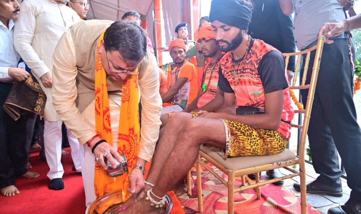 हरिद्वार में कांवड़ियों का भावपूर्ण स्वागत, मुख्यमंत्री धामी ने चरण धोकर लिया आशीर्वाद-Newsnetra 6 fb img 17527688221637041922632954070054