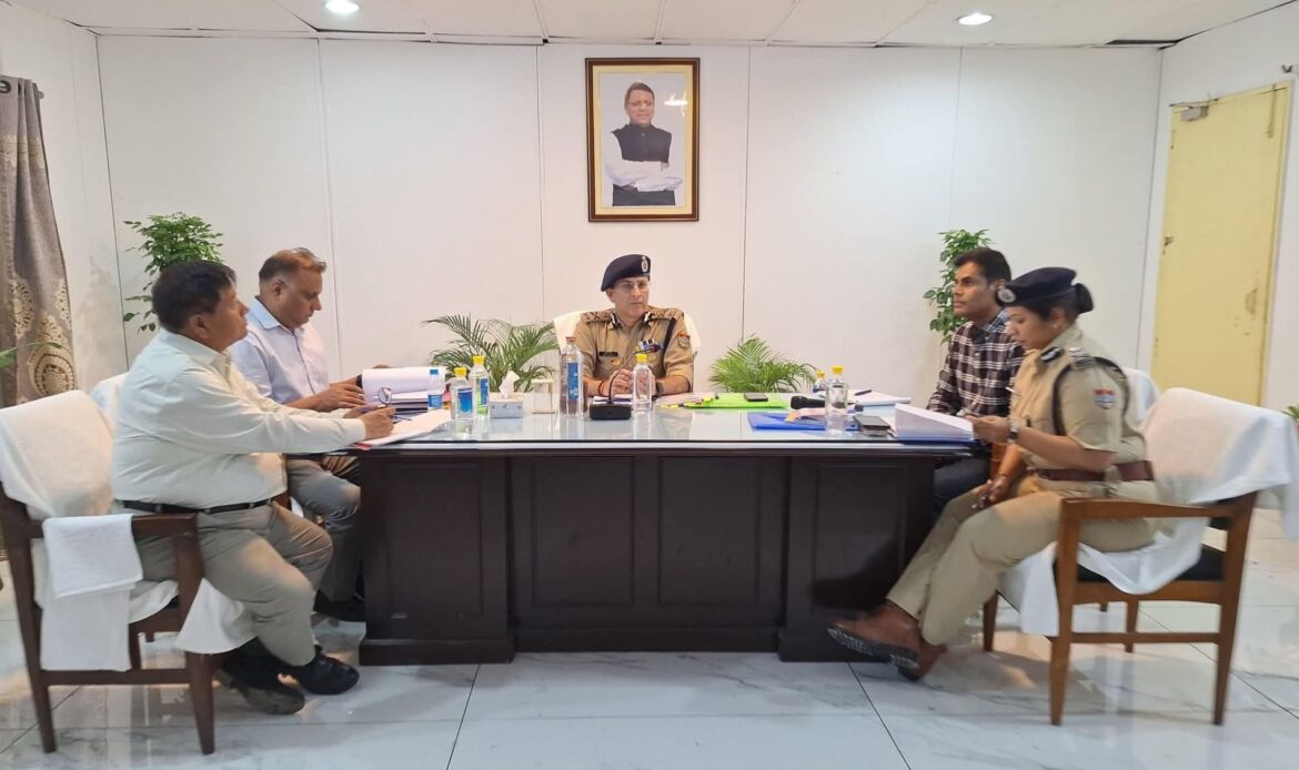 DGP उत्तराखंड ने रुद्रपुर पुलिस लाइन में की सुरक्षा तैयारियों की गहन समीक्षा-Newsnetra 5 fb img 17528533983732743032242833465231