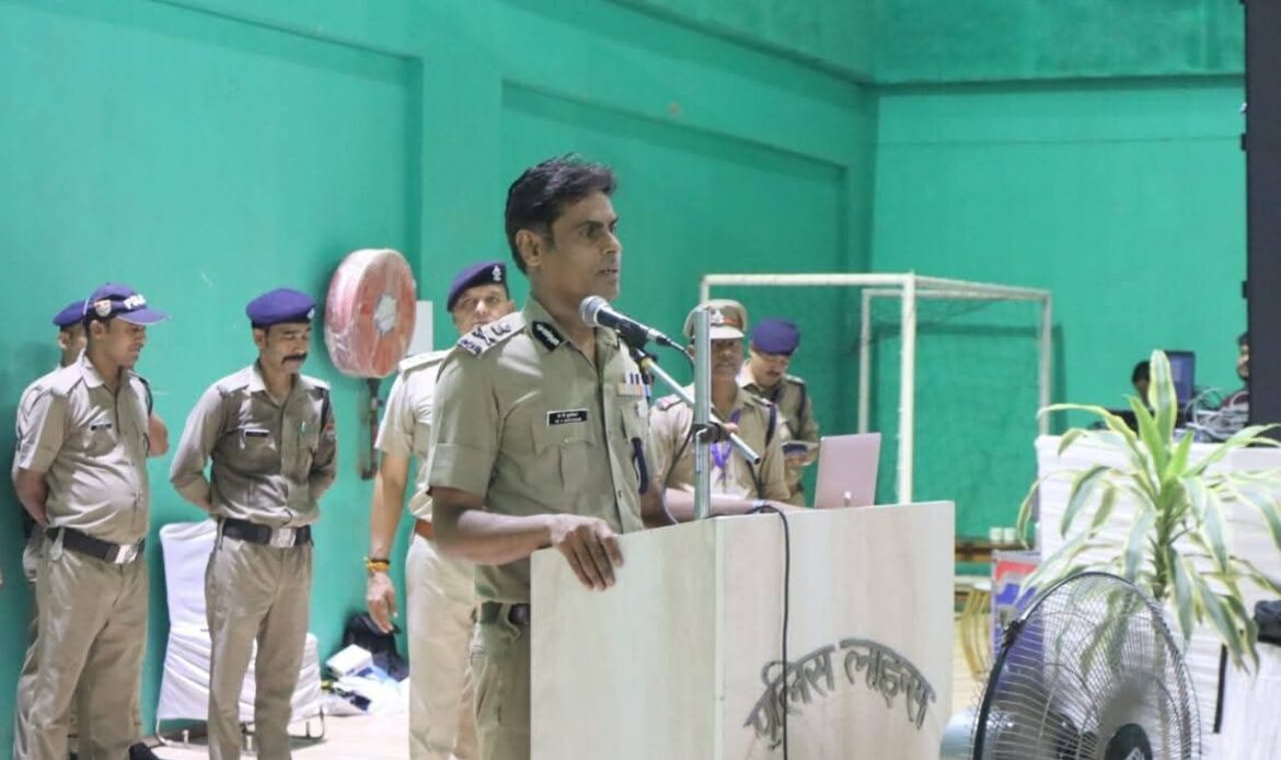 DGP उत्तराखंड ने रुद्रपुर पुलिस लाइन में की सुरक्षा तैयारियों की गहन समीक्षा-Newsnetra 6 fb img 17528534039223467851996560210840