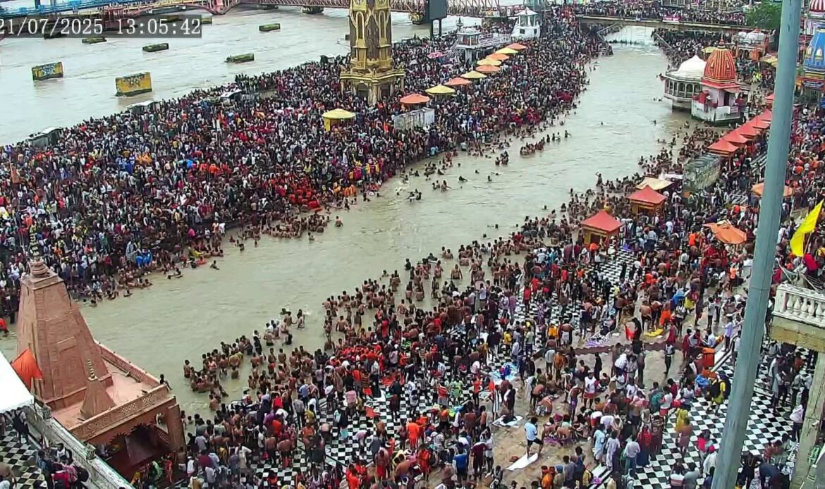 कांवड़ मेला चरम पर, हर की नगरी में हर तरफ शिव भक्तों की लगातार बढ़ती भीड़<br>पुलिस कर रही हर स्तर पर लगातार मॉनिटरिंग-Newsnetra 7 fb img 17530867446466432405577968684170