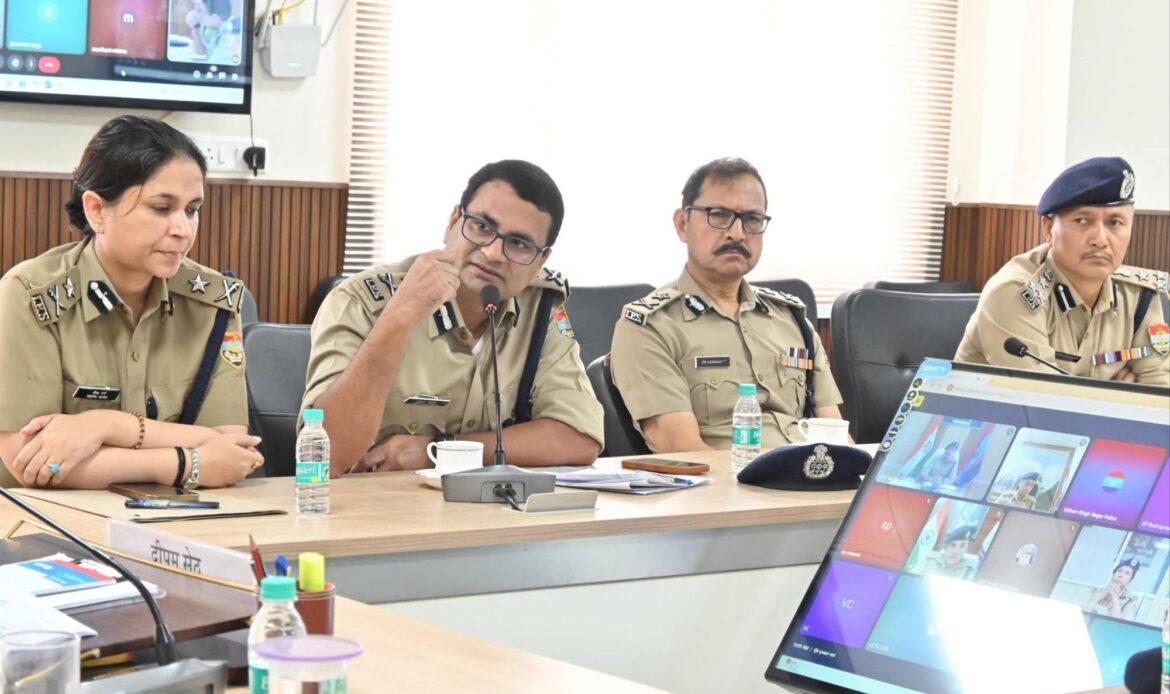 डीजीपी ने की त्रिस्तरीय पंचायत सामान्य निर्वाचन-2025 के प्रथम चरण हेतु सुरक्षा तैयारियों की समीक्षा-Newsnetra 6 fb img 1753188716999334676881239642710