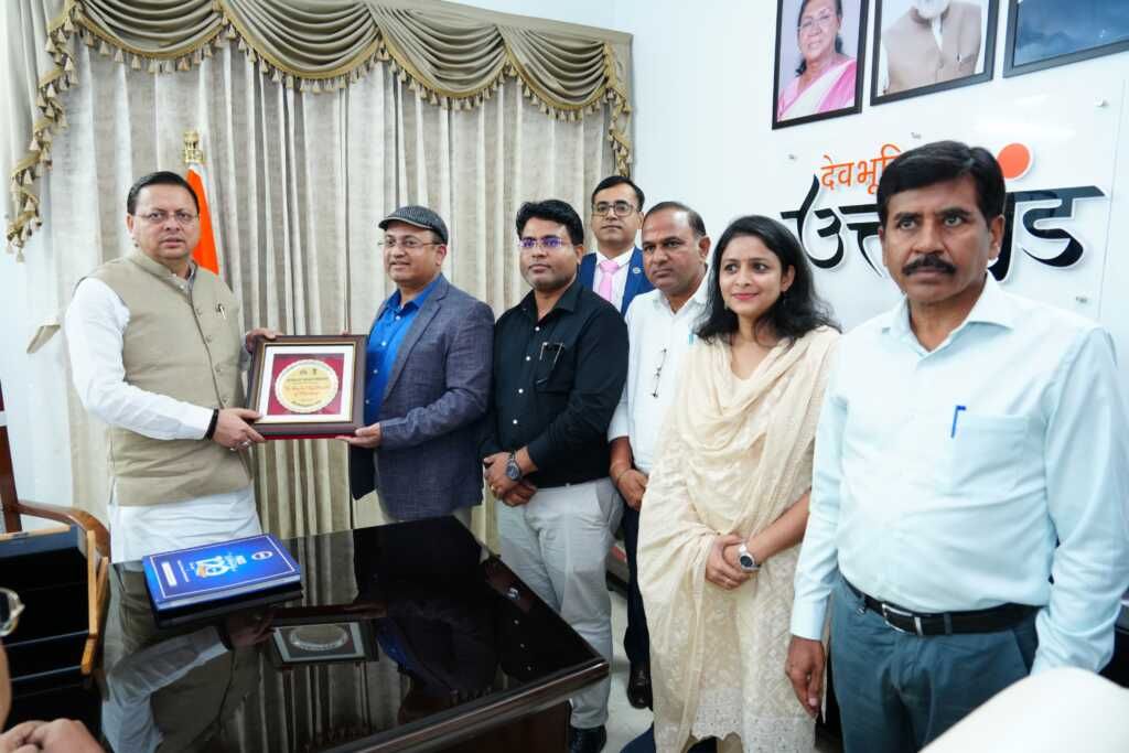 मुख्यमंत्री धामी से भेंट कर बीआईएस प्रतिनिधिमंडल ने उत्तराखंड में मानकीकरण से जुड़ी प्रमुख पहलुओं पर की चर्चा-Newsnetra 4 img 20250703 wa01134821035509781080662