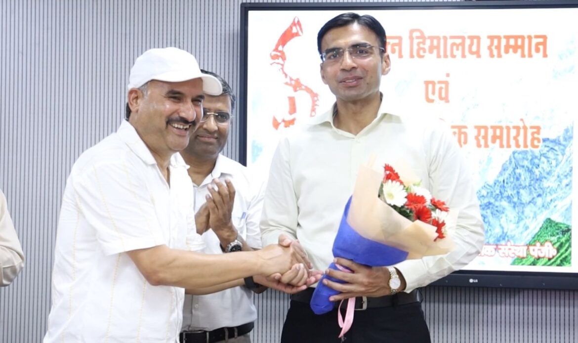 लोकरत्न हिमालय सम्मान से सम्मानित हुए देहरादून डीएम सविन बंसल-Newsnetra 5 img 20250708 wa00036586413308901551201