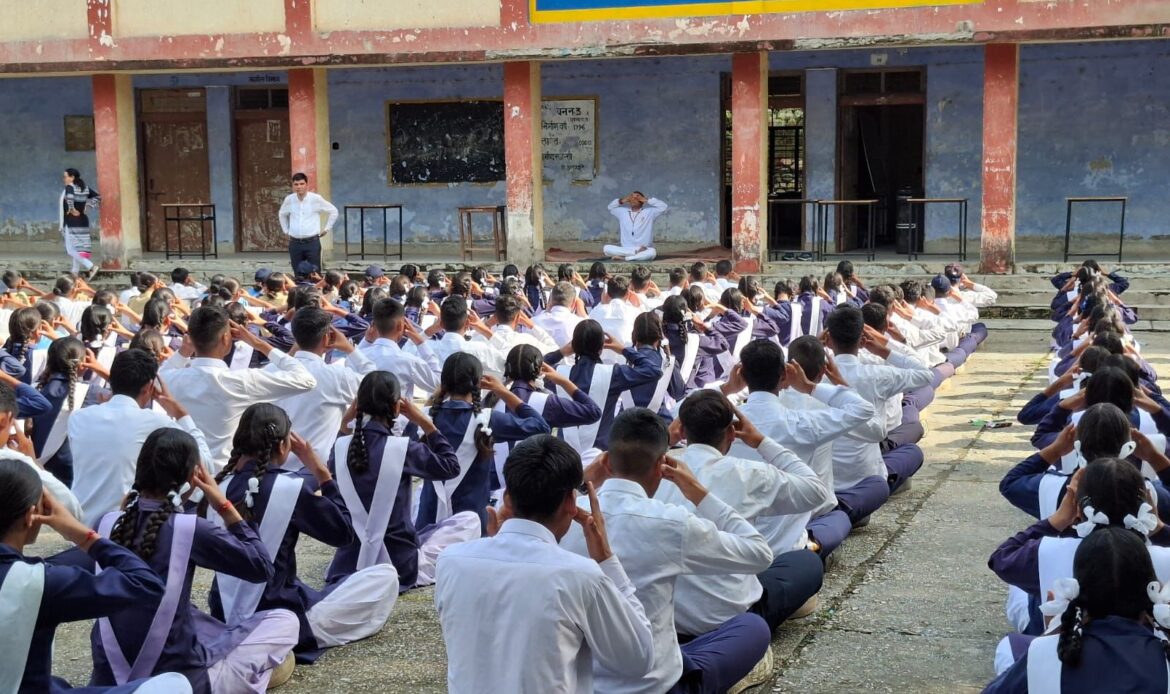 अटल उत्कृष्ट इंटर कॉलेज गेंवल-ब्रह्मखाल में योग शिविर का आयोजन-Newsnetra 7 img 20250712 wa00062069987853711616658