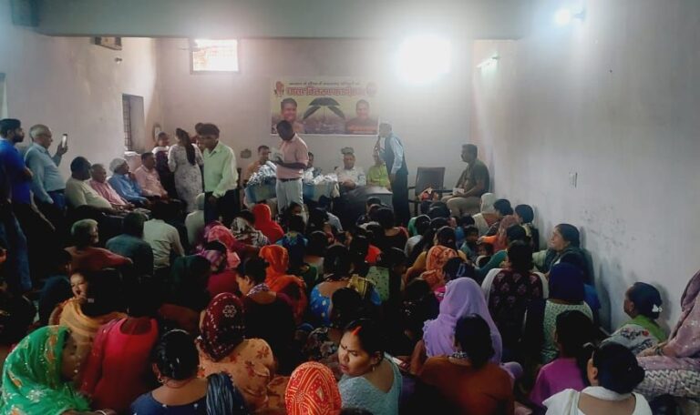 बरसात में राहत: देहरादून में 300 जरूरतमंद परिवारों को वितरित किए गए छाते-Newsnetra 5 img 20250713 wa00093312549614510536419