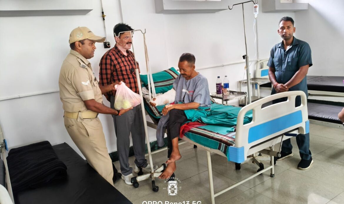 दून अस्पताल से लाइलाज रेफर हुए व्यथित राजू का, बर्न स्पेशलिस्ट हेल्पिंग हैंड्स यहां ऑपरेशन हुआ संपन्न;-Newsnetra 5 img 20250720 wa00121197241262203632784