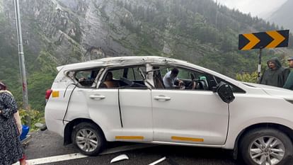 बदरीनाथ हाईवे पर हादसा: श्रद्धालुओं से भरी कार की डंपर से टक्कर, बीच दो श्रद्धालु गंभीर रूप से घायल-Newsnetra 2 kara hathasa 6a09536f1e581be77b91f7ca53d3ce34